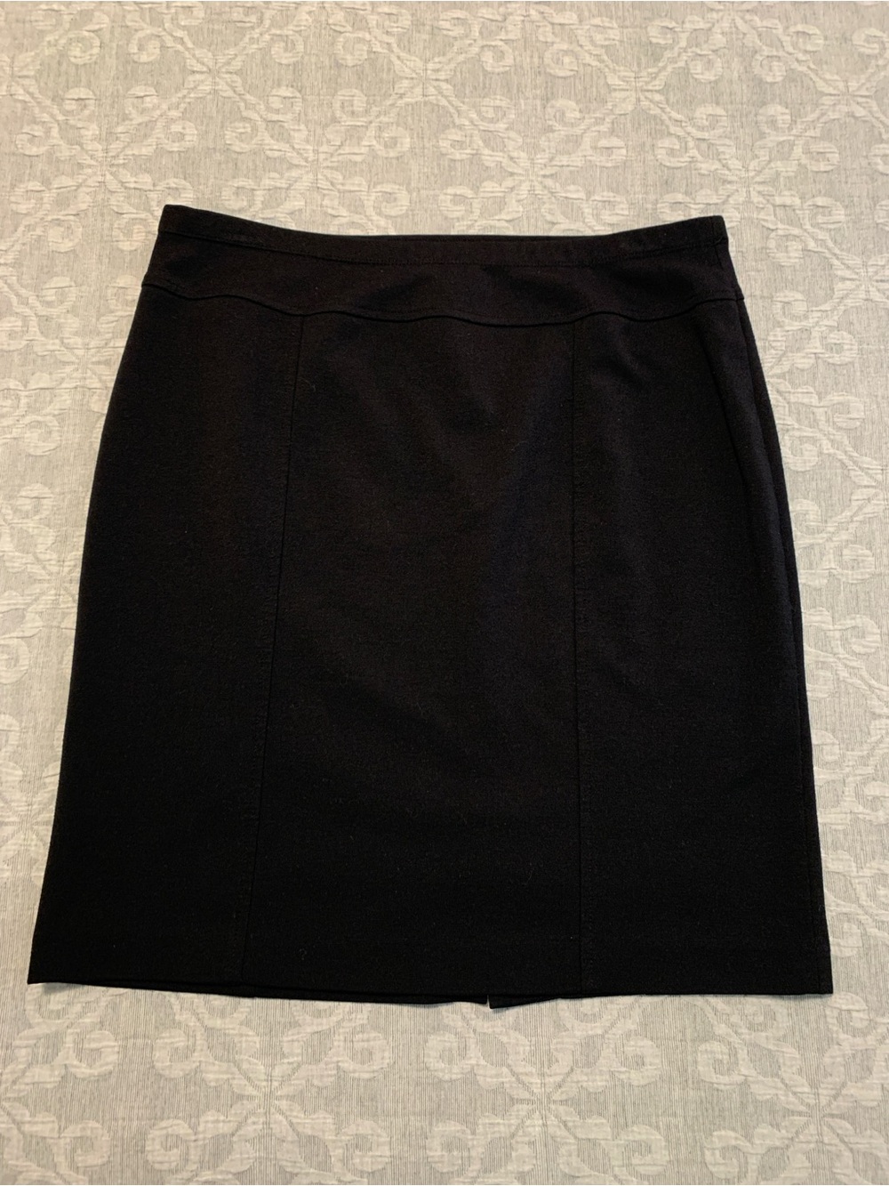 Ellen Tracy Strechy Black Pencil Skirt (Size L)